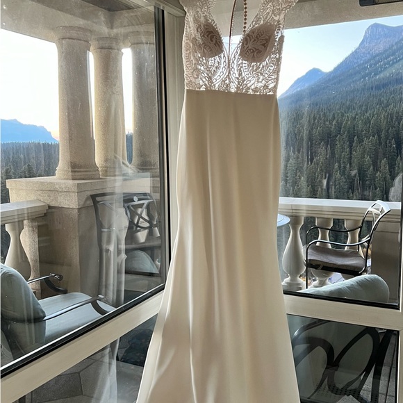 Tara Lauren “Amaia” Wedding Dress - Picture 6 of 8